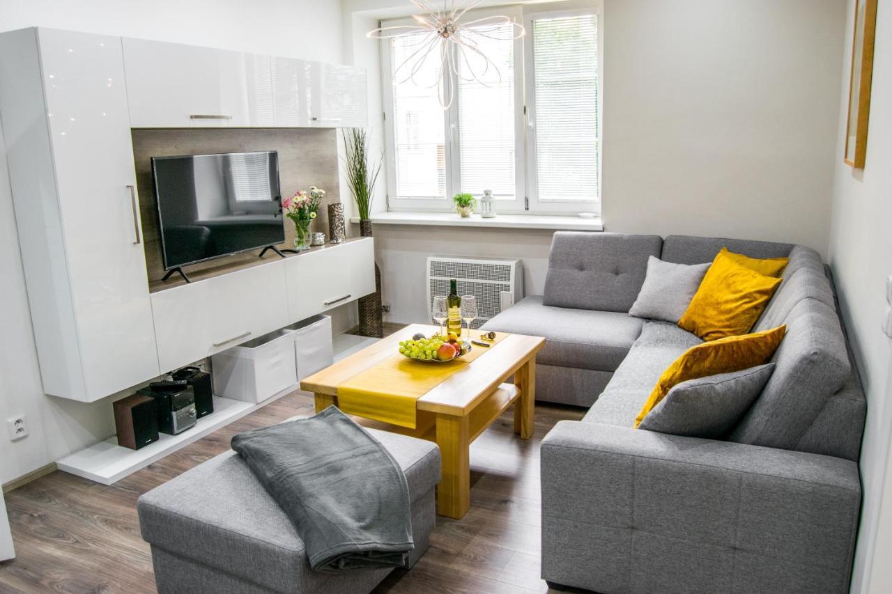 Apartment In Downtown 올로모우츠 외부 사진